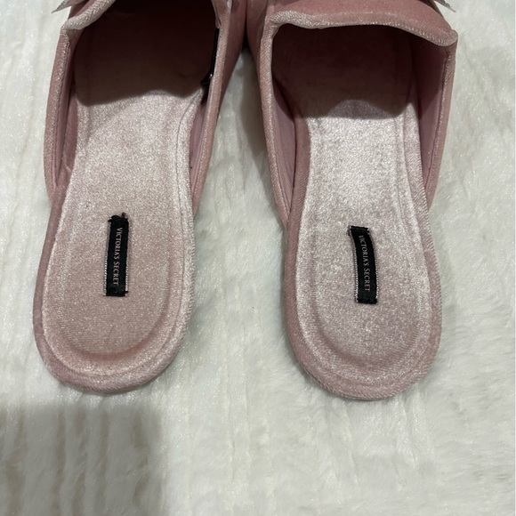 Victoria Secrets Rhinestone Bow Pink Velvet Slippers - Picture 3 of 5